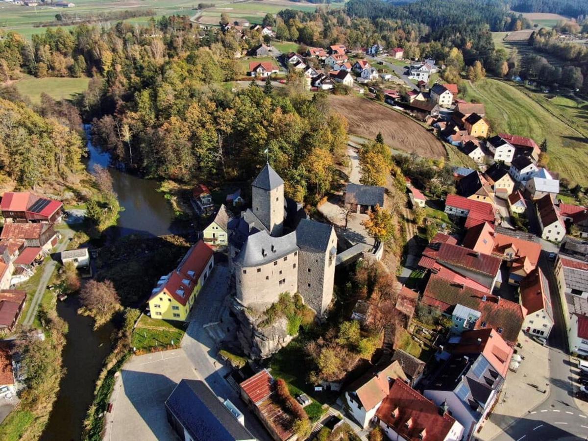Ferienwohnung Und Sommerhaus Unter Der Burg Falkenberg  外观 照片